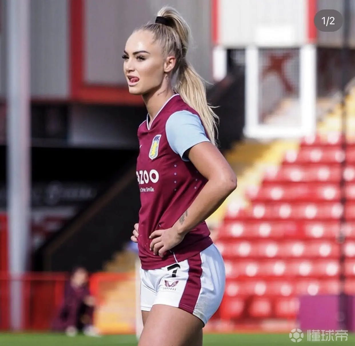 爱游戏app-瑞士女足球员努力拼搏，取得胜利