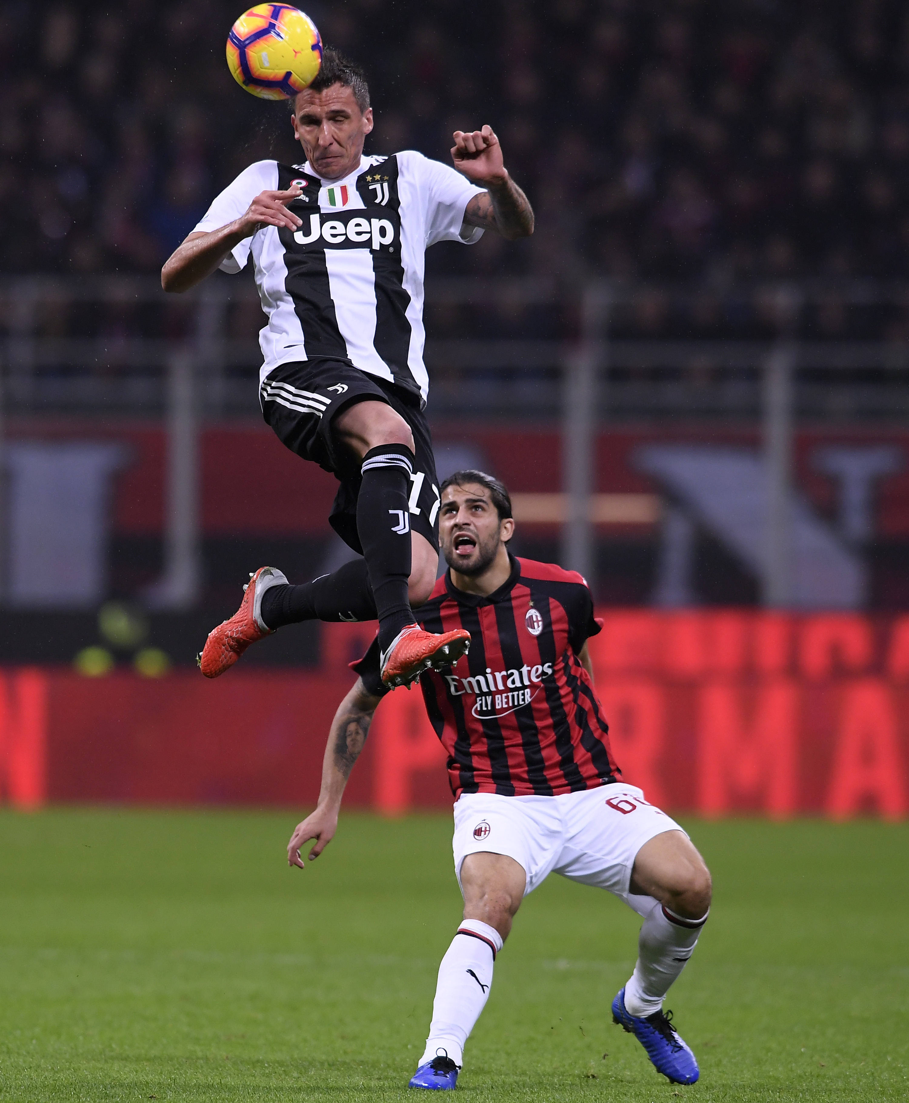 AC米兰主场惨败,争冠形势失利的简单介绍 AC米兰主场惨败,争冠形势失利的简单介绍