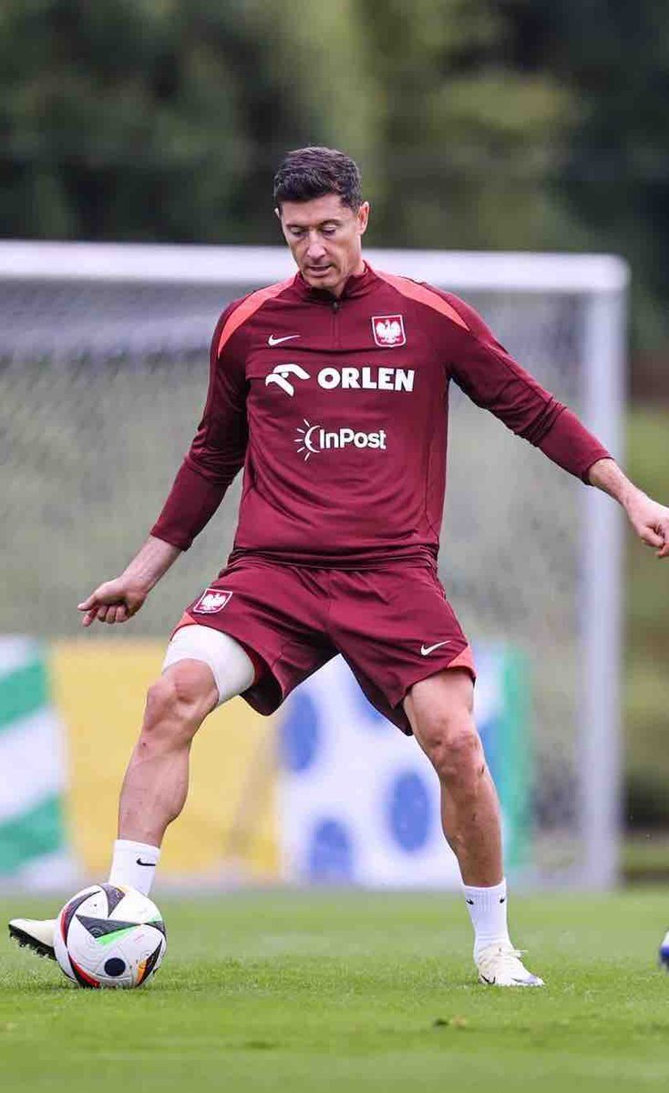 波兰队备战亚美尼亚,豪取必胜 波兰队备战亚美尼亚,豪取必胜