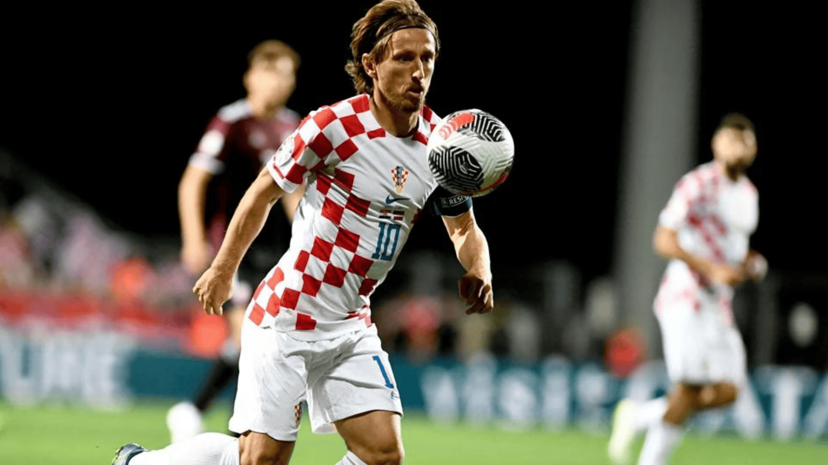 克罗地亚队客场险胜奥地利队,提前锁定小组第一 克罗地亚队客场险胜奥地利队,提前锁定小组第一