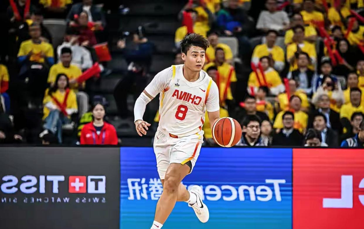 一位年轻球员逐渐成为球队支柱 一位年轻球员逐渐成为球队支柱