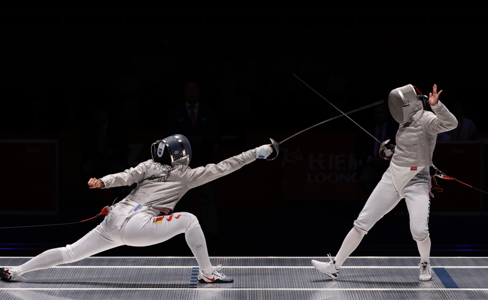 爱游戏登录-韩国击剑选手精彩表现，成功晋级决赛