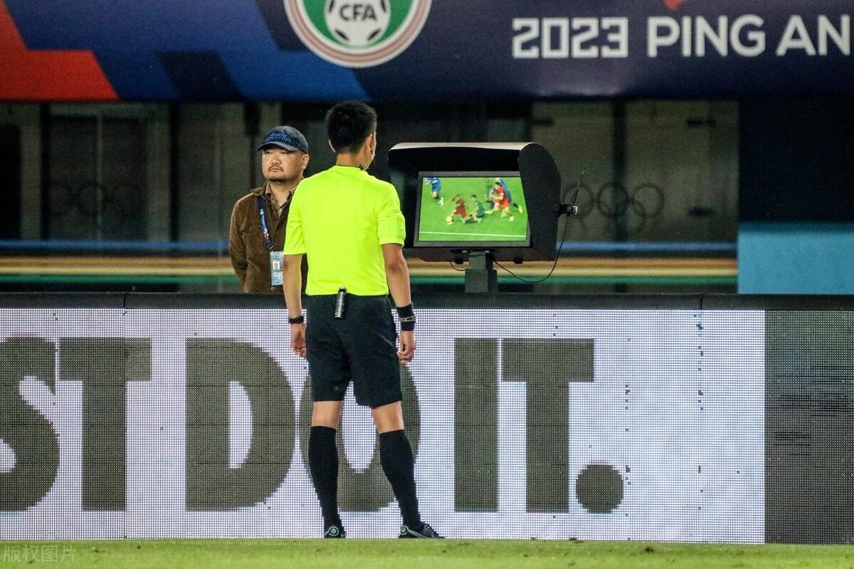 爱游戏app下载-包含力保领先巅峰绽放，全场球迷喧宾夺主一片欢腾！的词条