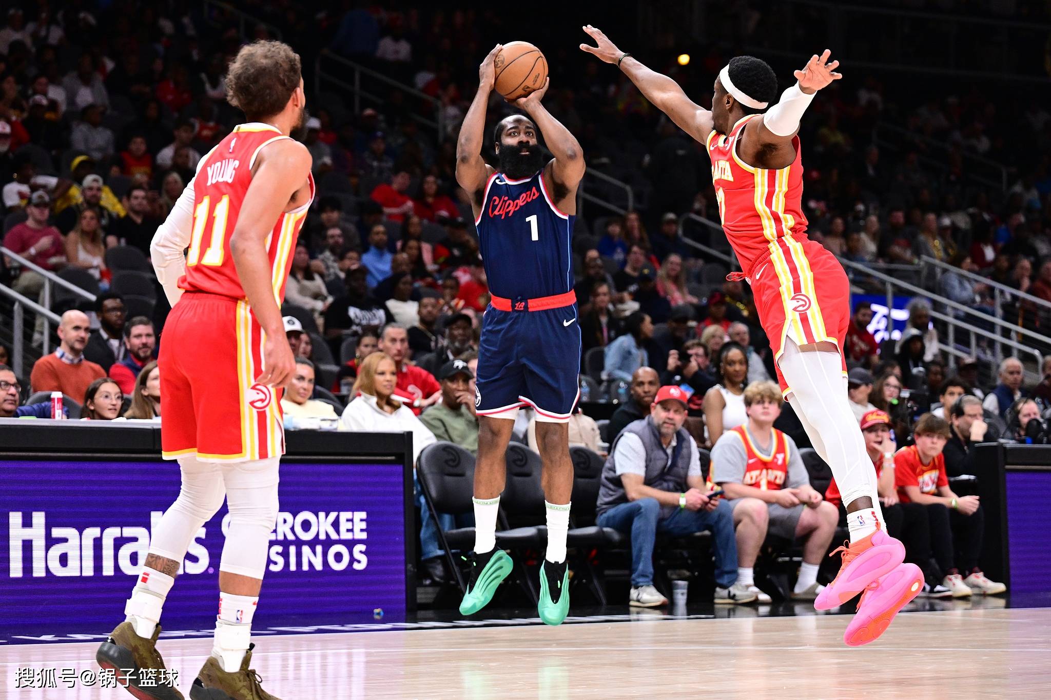 火箭客场击败国王,哈登再次+不惊人 火箭客场击败国王,哈登再次+不惊人