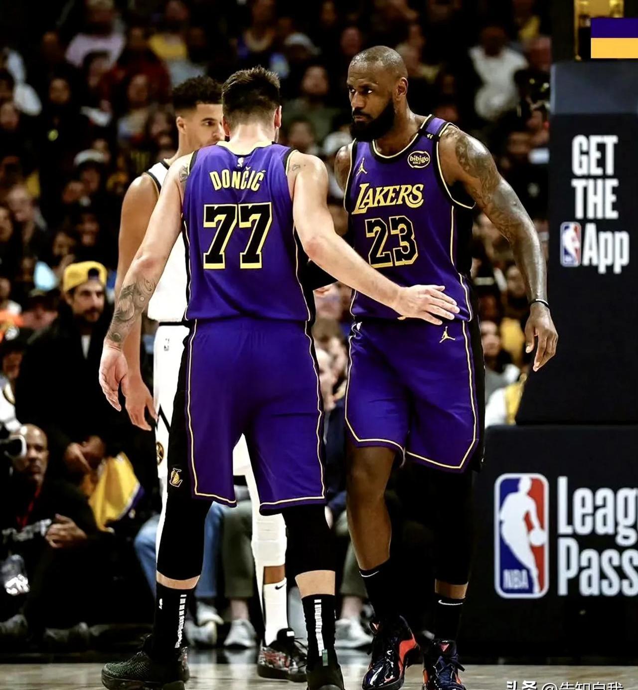 湖人队再次遭遇伤病困扰,保罗开场受伤 湖人队再次遭遇伤病困扰,保罗开场受伤