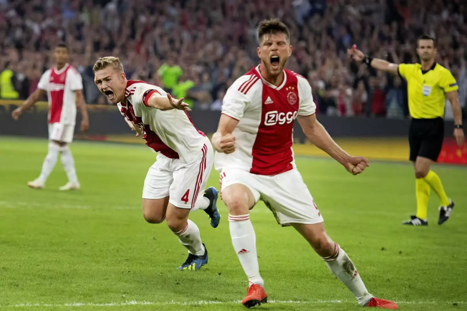 阿贾克斯轻松击败马赛，赢得高分胜利