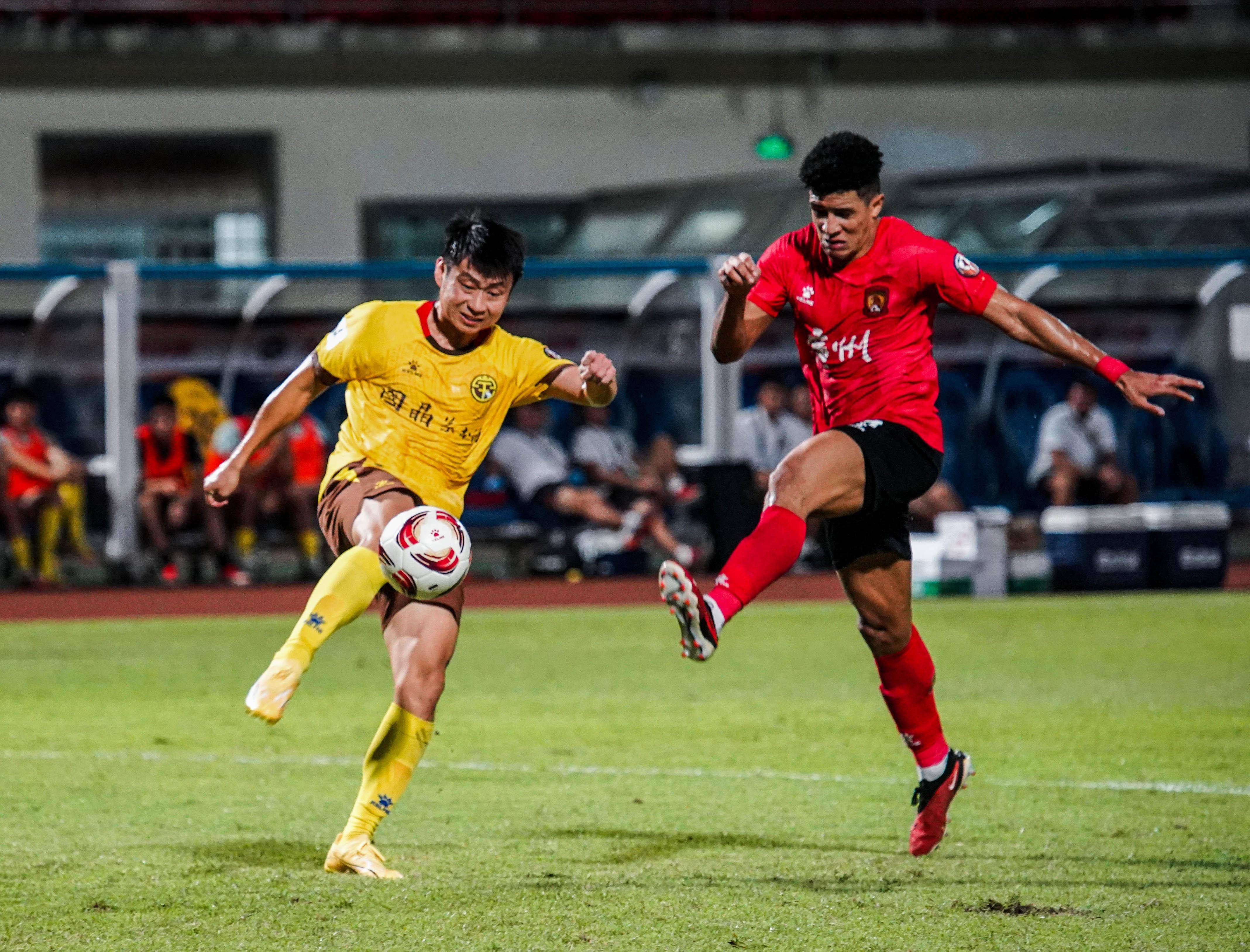 爱游戏app下载-中超球员备战前往比利时甲级联赛的简单介绍