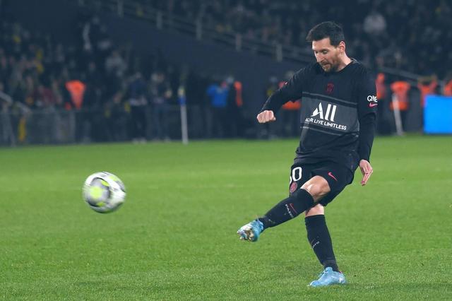 皇马客场告负,梅西在场上独树一帜 皇马客场告负,梅西在场上独树一帜