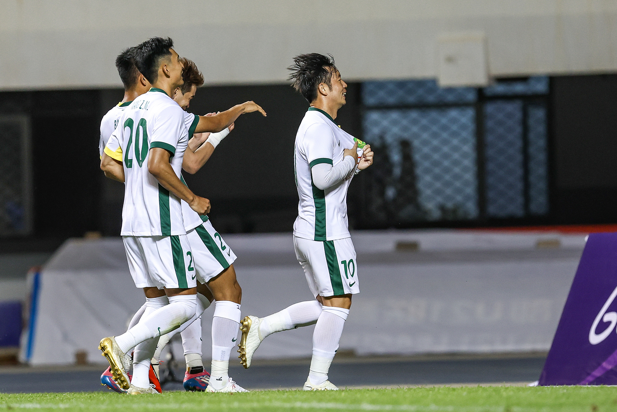 爱游戏登录入口-精准传中破门巧妙助球队取胜